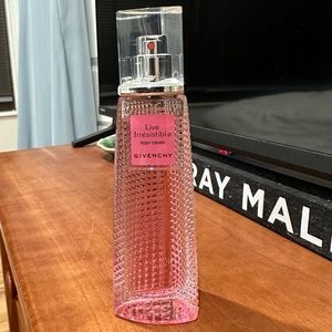 Givenchy Live Irresistible Rosy Crush